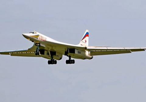 Inquisitr: российский ракетоносец Ту-160 превосходит американский B1 Lancer