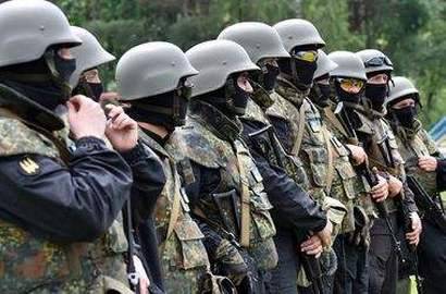 Украинских военных приучают к подержанным немецким вещам Украинских военных приучают к подержанным немецким вещам
