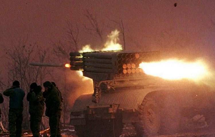Окраины Донецка снова под огнем, в Песках продолжаются боестолкнвоения