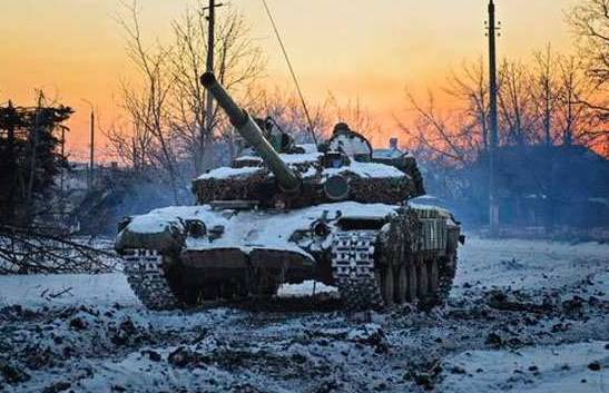 Украинская армия совершает обманные маневры и разведку боем