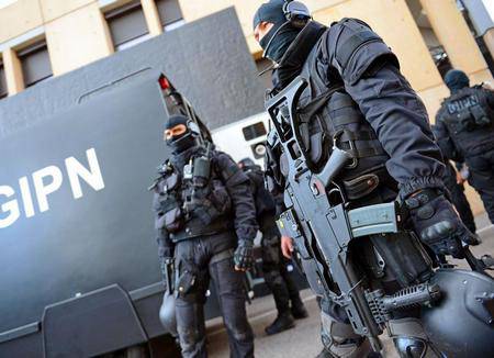 Парижский расстрел - это не террор, а предвестье гражданской войны