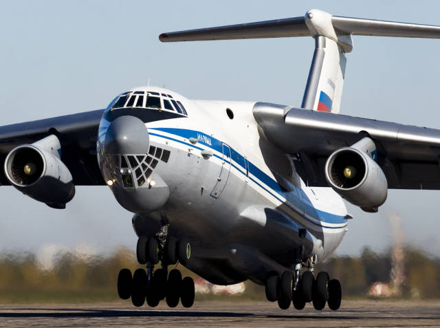 Военно-транспортные Ил-76 испытают в роли бомбардировщиков