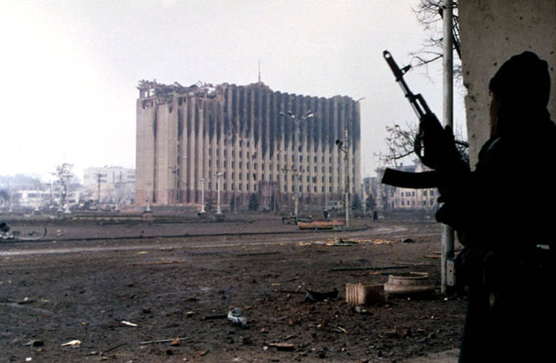 Чеченская война разве похожа на войну Украины с Донбассом?