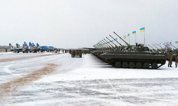 На военном аэродроме под Житомиром ВСУ передали очередную партию военной техники