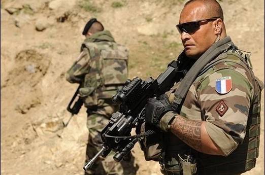 Французские парашютисты и легионеры дезертировали и сражаются в рядах ISIS