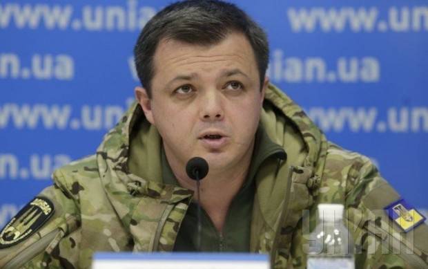 Семенченко: Генштаб Украины начал отвод сил АТО из Дебальцево
