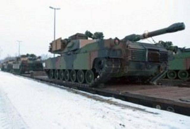 Военные хранилища Прибалтики переполнены техникой США Военные хранилища Прибалтики переполнены техникой США