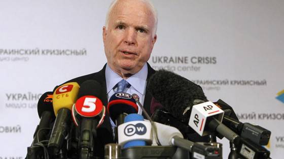 Маккейн: Применение кассетных бомб на Украине — отчасти вина США