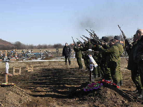 С 15 февраля на востоке Украины должны прекратить стрелять, а что дальше?