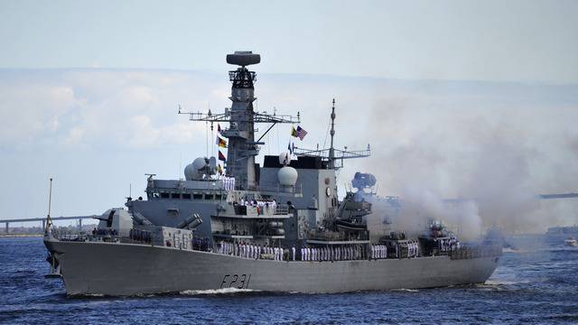 Daily Mail: Британский флот отчитался о перехвате «Неустрашимого»