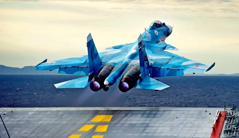Новые самолеты морской авиации России смогут летать без пилота