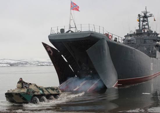 Береговые войска Северного флота высадились в Мурманской области