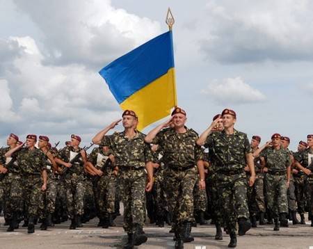 Бессмысленно поставлять оружие Украине, у которой нет армии Бессмысленно поставлять оружие Украине, у которой нет армии