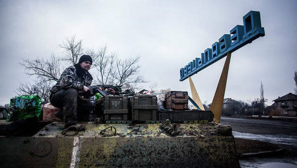 Конфликтующие стороны в Донбассе ждут мира, но продолжают воевать