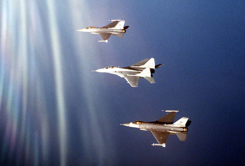 Совместные полеты истребителей МиГ-29 и F-16