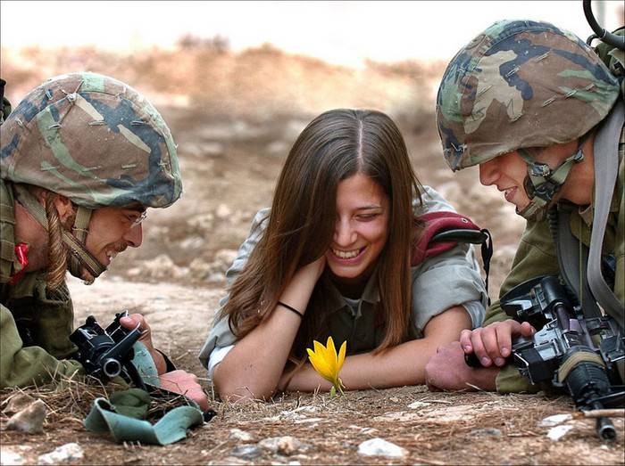 Армия Обороны Израиля - на учениях и на отдыхе. Фоторепотаж