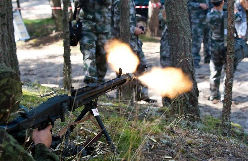 В Эстонии солдата-срочника ранили из пулемета MG3