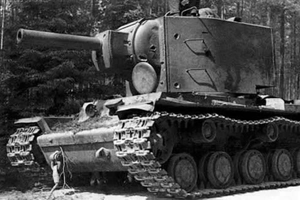 Как один танк КВ-2 сдержал целую танковую группу