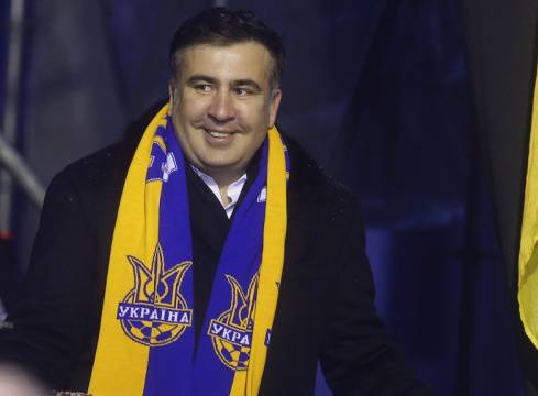 Саакашвили заявил о готовности США предоставить Украине оружие