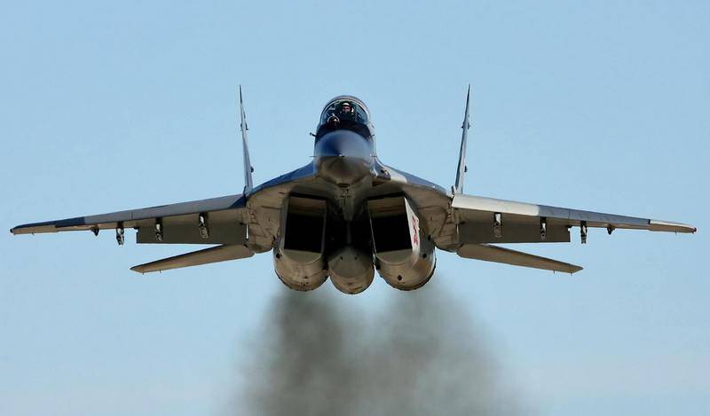 Под Астраханью десять МиГ-29 перехватили «крылатые ракеты»