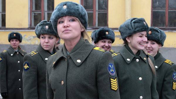 Более 220 девушек смогут поступить в военные вузы России в 2015 году