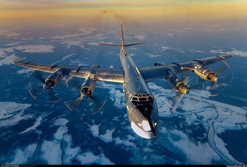 Фото военной техники: Ту-95/142 и Ту-160