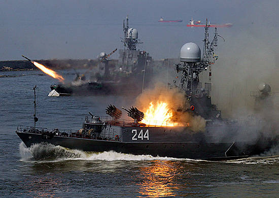 Противолодочные корабли Балтийского флота потопили субмарину условного противника