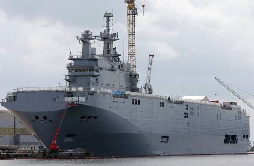 Ненужный «Мистраль»: для чего теперь сгодится французский корабль?