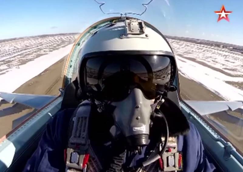 Тренировочные полеты Як-130 пилотажной группы «Крылья Тавриды»