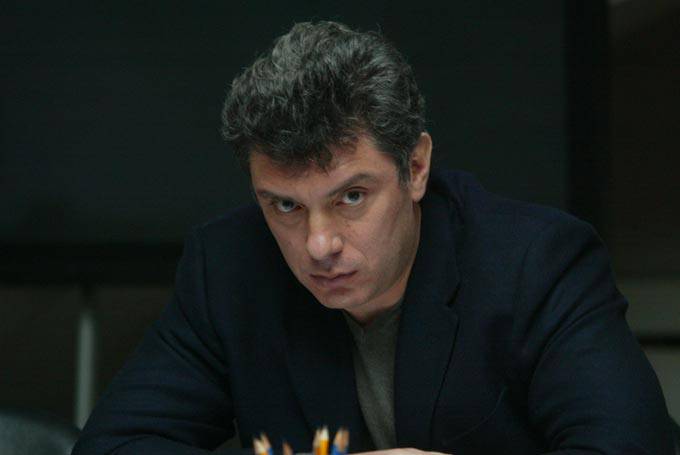 Немцов заработал миллионы на продаже советского оружия