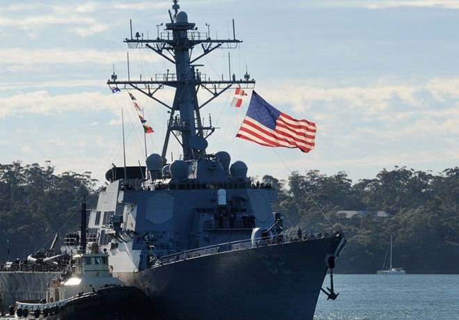 Военный корабль США отправился на перехват иранского корабля с оружием, идущего в Йемен