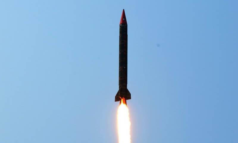 Пакистан успешно испытал баллистическую ракету средней дальности Гаури