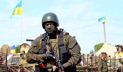 Украинские десантники окружили лагерь «Правого сектора» и требуют сдать оружие
