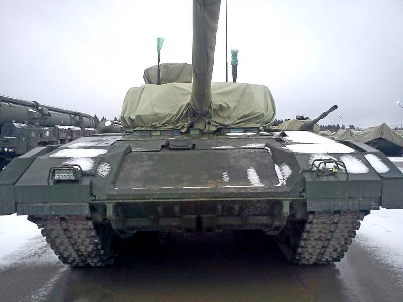 Новые фото танка Т-14 «Армата»