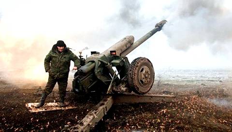Украинская армия продолжает атаковать позиции ополчения в Донецке