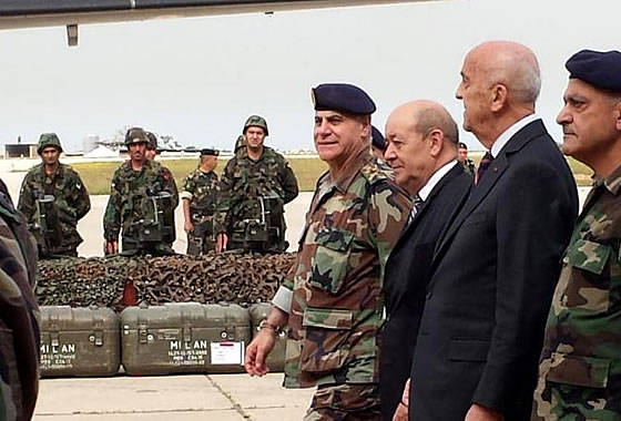 Франция начала поставки военной техники Ливану