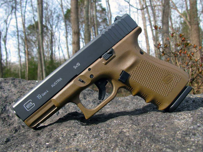 Пистолет Glock 19