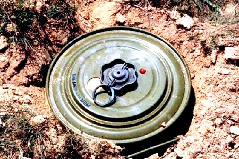 Львовские волонтеры подорвались на фугасе в Попасной