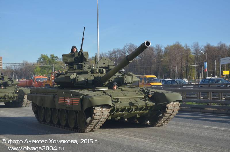 Репетиция Парада Победы. Т-90, Мста-С, БТР-82А, БРЭМ-1 в высоком разрешении