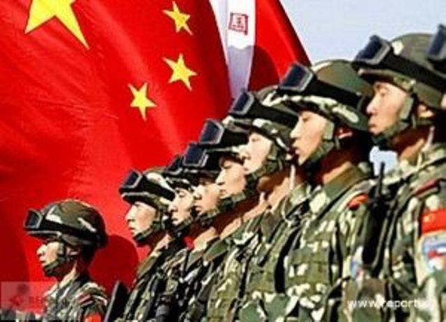 Китайским солдатам запретили носить «умные часы»
