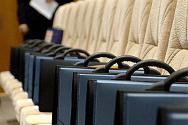 Украинским гражданским чиновникам в зоне АТО хотят выдавать оружие Украинским гражданским чиновникам в зоне АТО хотят выдавать оружие
