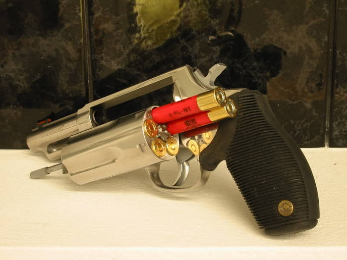 Taurus Judge: револьвер под патроны .45 Long Colt и .410 Taurus Judge: револьвер под патроны .45 Long Colt и .410