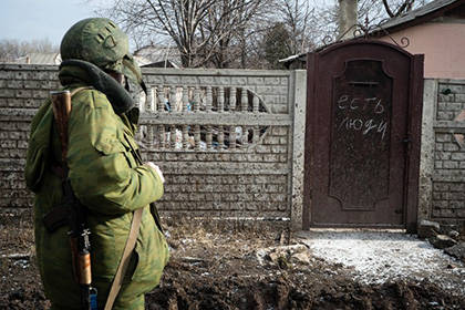 «Перемирие»: из-за бомбежек украинской армии в поселке Логвиново остался один житель