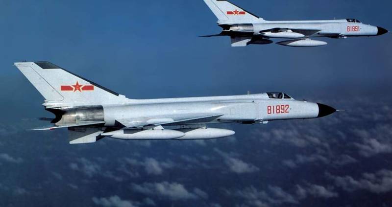 Китайские боевые самолеты осваивают воздушные маршруты к берегам США