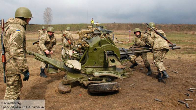 Украинцы не хотят тратить время на службу в армии