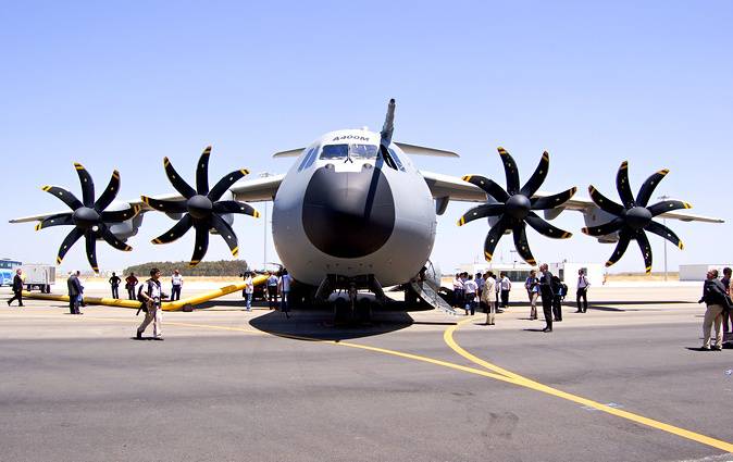 Новейший военно-транспортный самолет Airbus A400M разбился в Испании