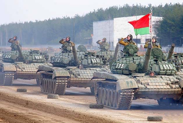 Белоруссия стягивает войска к границе с Украиной