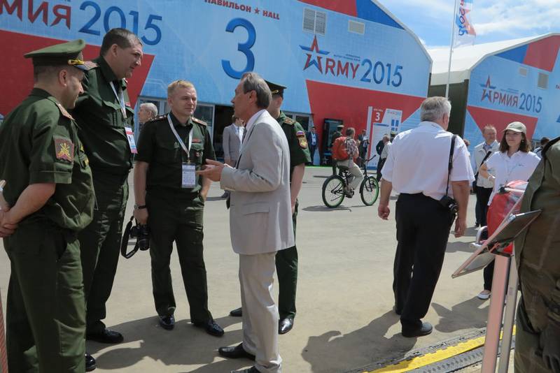 Международный форум «Армия -2015» открылся для свободного посещения