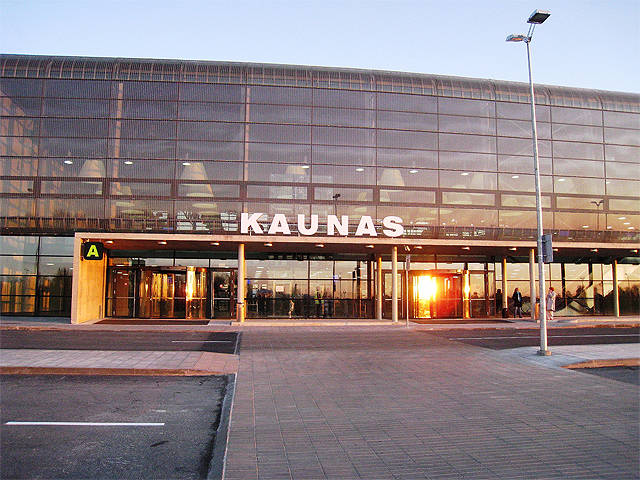 170 американских и немецких десантников «освободили» Каунасский аэропорт
