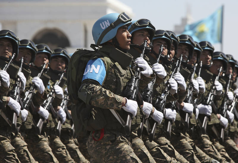 Если ООН даст мандат, то "голубые каски" Казахстана могут войти в зону конфликта между ДНР и Украиной